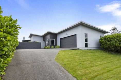 Photo of property in 81 Pacific Drive, Fitzherbert, Palmerston North, 4410