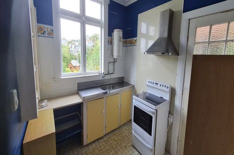 Photo of property in 18 Garden Road, Northland, Wellington, 6012