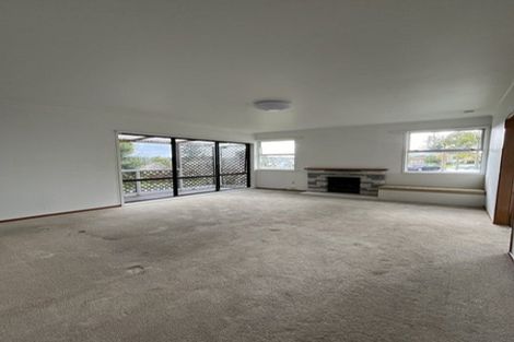 Photo of property in 32 Powrie Street, Glenfield, Auckland, 0629