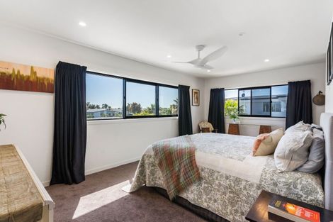 Photo of property in 15 Forstera Way, Papamoa Beach, Papamoa, 3118