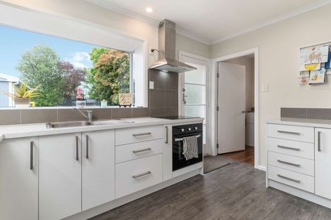 Photo of property in 16 Farrington Avenue, Bishopdale, Christchurch, 8053