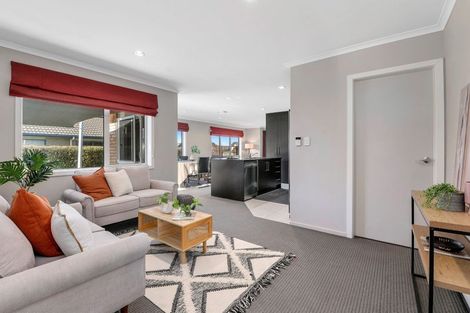 Photo of property in 53 Hamon Place, Pukehangi, Rotorua, 3015