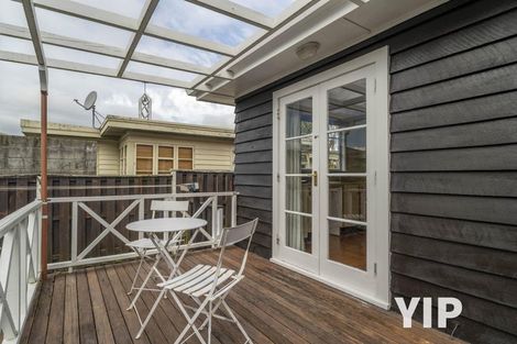 Photo of property in 6 Lyndhurst Road, Tawa, Wellington, 5028