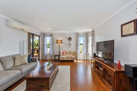 Photo of property in 8 Cleeve Close, Huntington, Hamilton, 3210