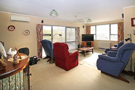 Photo of property in 28 Tawavale Street, Pukehangi, Rotorua, 3015