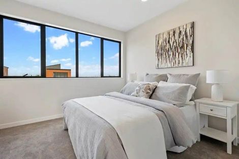 Photo of property in 13/200 Sunnynook Road, Totara Vale, Auckland, 0627