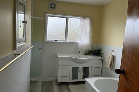 Photo of property in 210 Memorial Avenue, Burnside, Christchurch, 8053