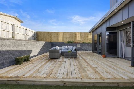 Photo of property in 32 Tahuna Minhinnick Drive, Glenbrook, Waiuku, 2681