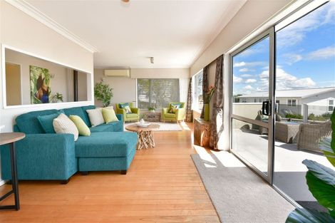 Photo of property in 25 Brightside Road, Stanmore Bay, Whangaparaoa, 0932