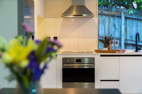 Photo of property in 9 Cityview Place, Massey, Auckland, 0614