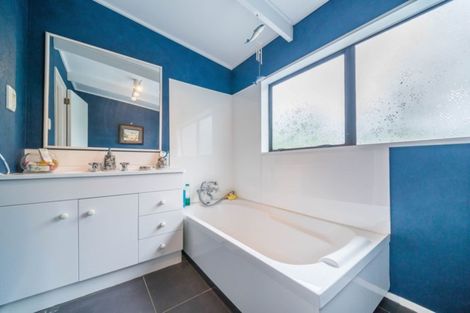 Photo of property in 18 Flyger Street, Kimbolton, 4774