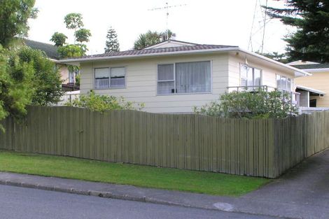 Photo of property in 1/27 Reynella Drive, Massey, Auckland, 0614