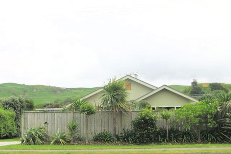 Photo of property in 19 Moana Road, Okitu, Gisborne, 4010