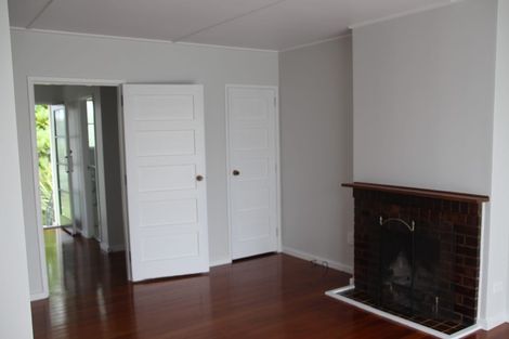 Photo of property in 33 Rimu Street, New Lynn, Auckland, 0600