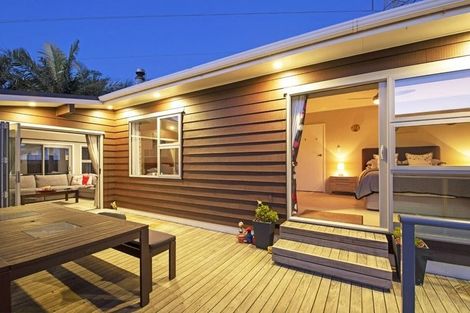 Photo of property in 81 Edgewater Drive, Pakuranga, Auckland, 2010