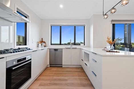 Photo of property in 1/40 Rose Berry Crescent, Flagstaff, Hamilton, 3210