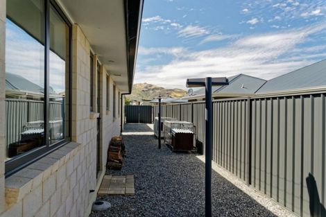 Photo of property in 18 Stowell Drive, Cromwell, 9310