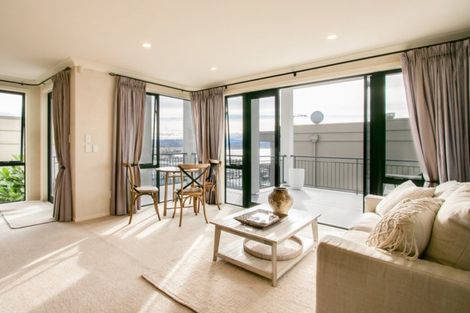 Photo of property in 28 Parade Street, Hospital Hill, Napier, 4110