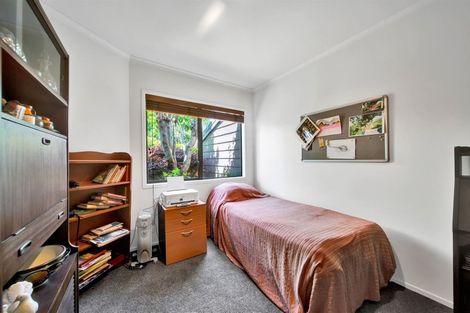 Photo of property in 36 Karina Road, Merrilands, New Plymouth, 4312