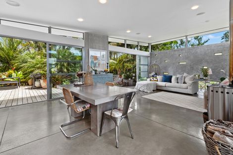 Photo of property in 5 Harbour View Road, Point Wells, Warkworth, 0986