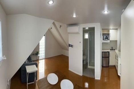 Photo of property in 41 Avonleigh Road, Green Bay, Auckland, 0604