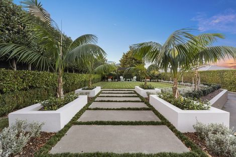 Photo of property in 86 Marine Parade, Mellons Bay, Auckland, 2014