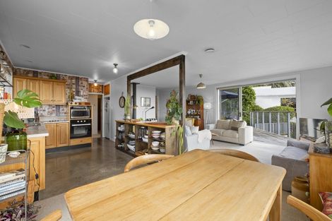 Photo of property in 3 Weston Street, Moturoa, New Plymouth, 4310