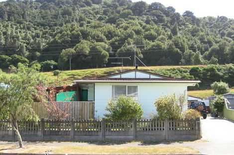 Photo of property in 47 Hartford Crescent, Totara Park, Upper Hutt, 5018