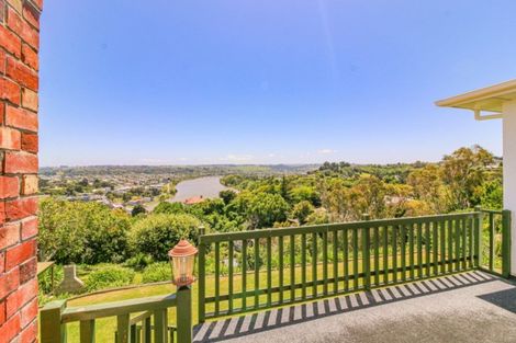 Photo of property in 2 Rodney Street, Durie Hill, Whanganui, 4500