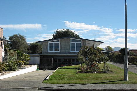 Photo of property in 50 Rhodes Street, Waimate, 7924