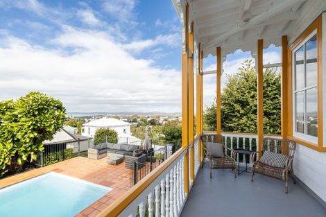 Photo of property in 15 Sealy Road, Bluff Hill, Napier, 4110