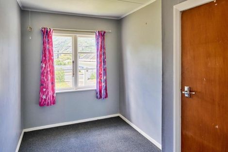 Photo of property in 39 Westminster Road, Wainuiomata, Lower Hutt, 5014
