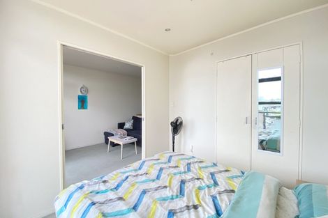 Photo of property in 6/372 Rosedale Road, Rosedale, Auckland, 0632