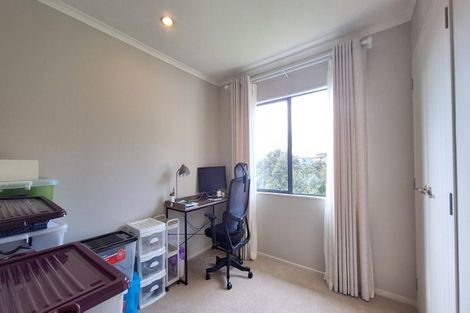 Photo of property in 34 Borneo Drive, Fairview Heights, Auckland, 0632