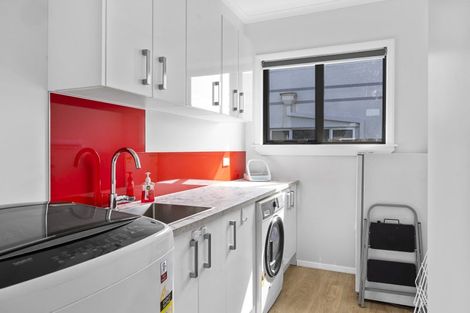 Photo of property in 15 Tasman Street, Opunake, 4616