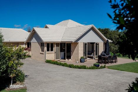 Photo of property in 17 Arrowfield Drive, Pyes Pa, Tauranga, 3112