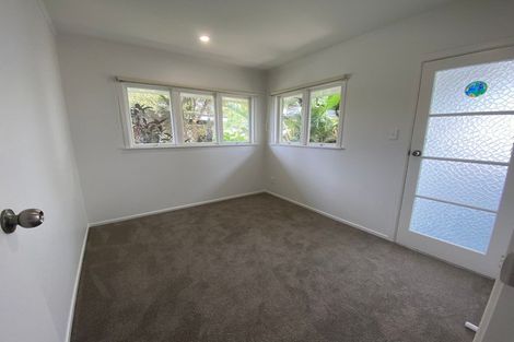 Photo of property in 1/59 Shakespeare Road, Milford, Auckland, 0620