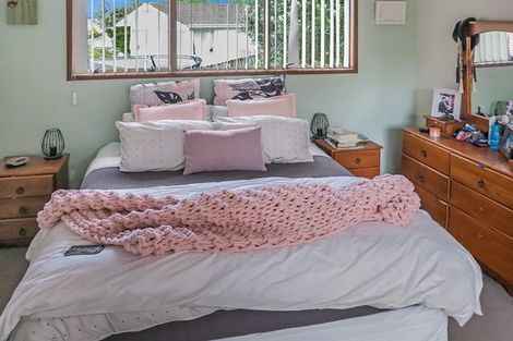 Photo of property in 39 Chatsworth Crescent, Pakuranga Heights, Auckland, 2010