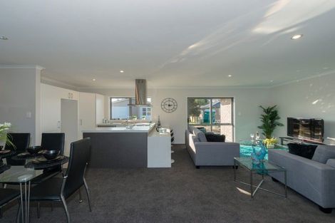 Photo of property in 45c Tuhikaramea Road, Dinsdale, Hamilton, 3204