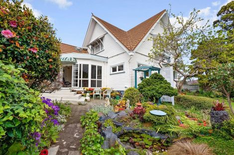 Photo of property in 81 Belt Road, New Plymouth, 4310