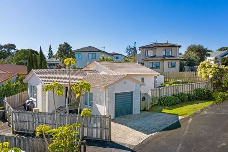 Photo of property in 1/11 Mercury Lane, Windsor Park, Auckland, 0632