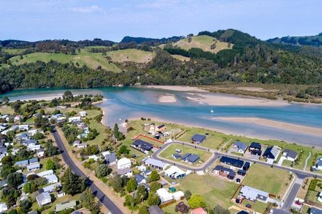 Photo of property in 23 Admiral Drive, Cooks Beach, Whitianga, 3591