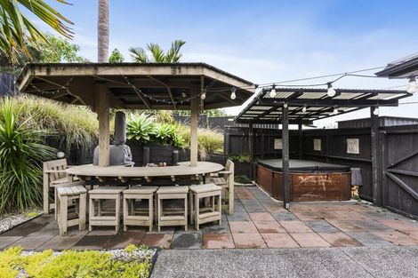 Photo of property in 14 Jenny Lane, Waiuku, 2123