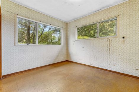 Photo of property in 16 Springside Place, New Lynn, Auckland, 0600