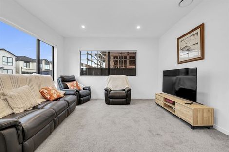 Photo of property in 9 Puruatanga Drive, Flat Bush, Auckland, 2019