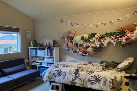 Photo of property in 4a Bemrose Place, Cockle Bay, Auckland, 2014