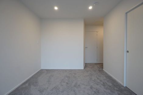 Photo of property in 3/26 Buscomb Avenue, Henderson, Auckland, 0610