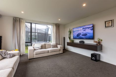 Photo of property in 11 Blaenavon Place, Halswell, Christchurch, 8025