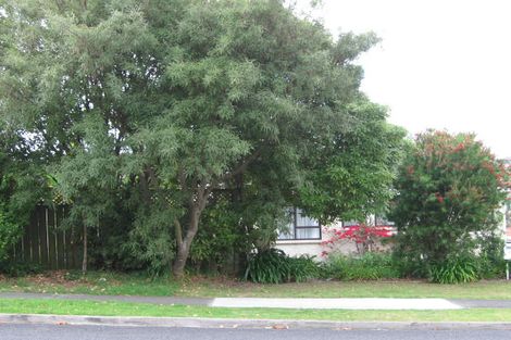 Photo of property in 2/186 Stapleford Crescent, Browns Bay, Auckland, 0630