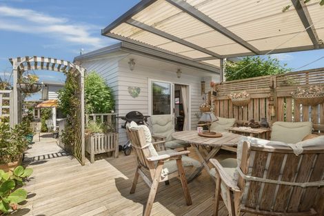 Photo of property in 11 Kamahi Crescent, Papamoa Beach, Papamoa, 3118